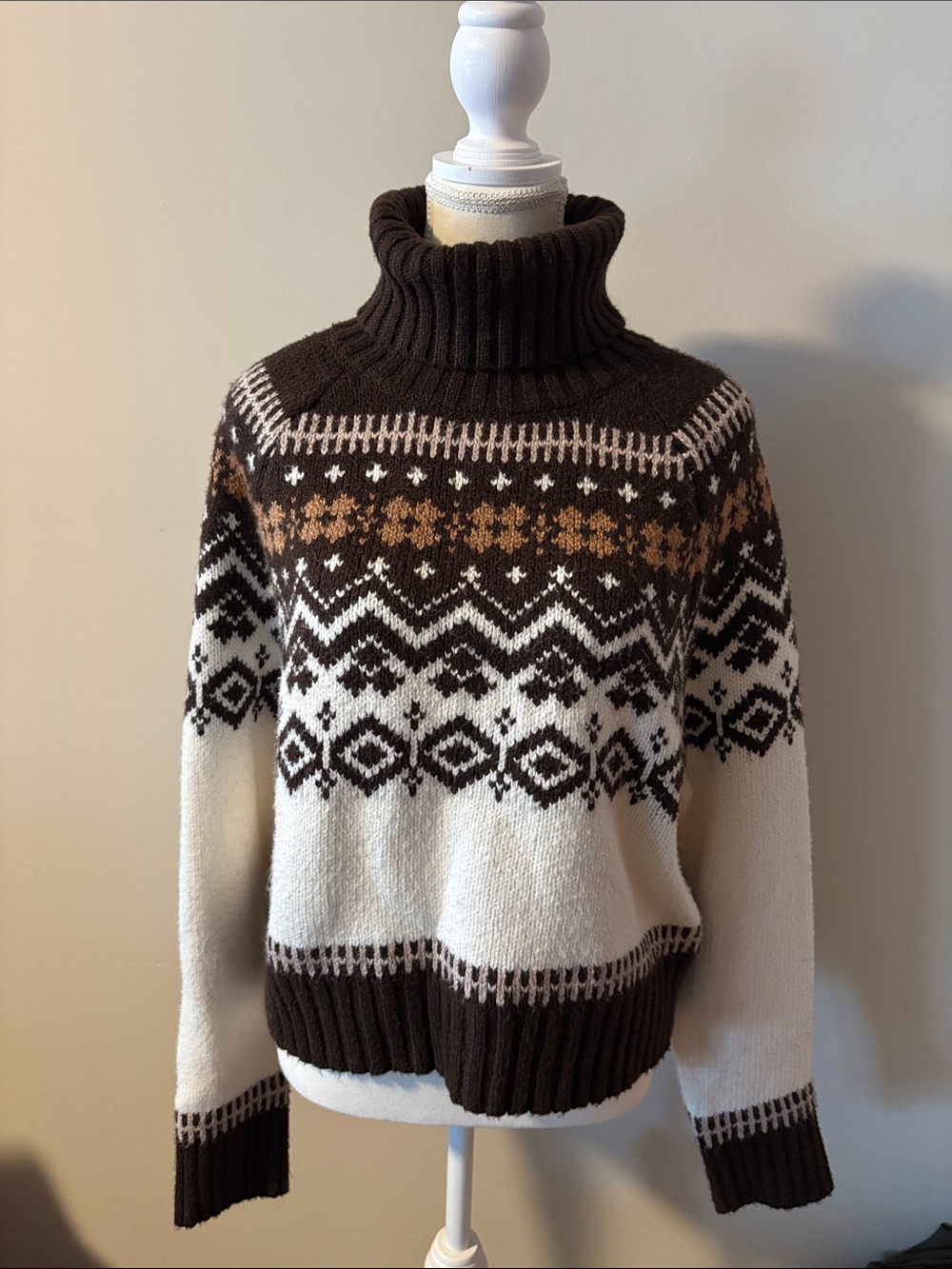 American Eagle Outfitters Brown/White/Camel Fair Isle Turtleneck Sweater. Size L